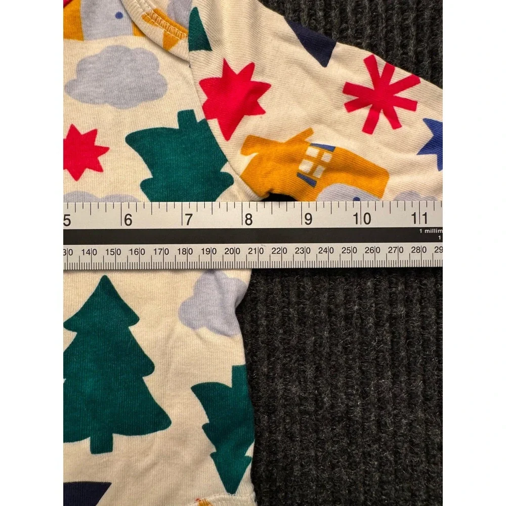 Old Navy Baby Bodysuit NWT 0-3M Long Sleeve Holiday Winter Cabin Tree Stars
